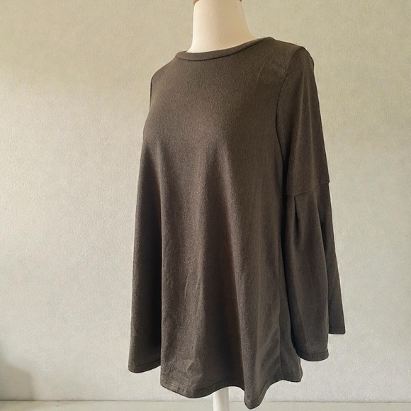 Egy California Women's Top - Picture 3 of 4